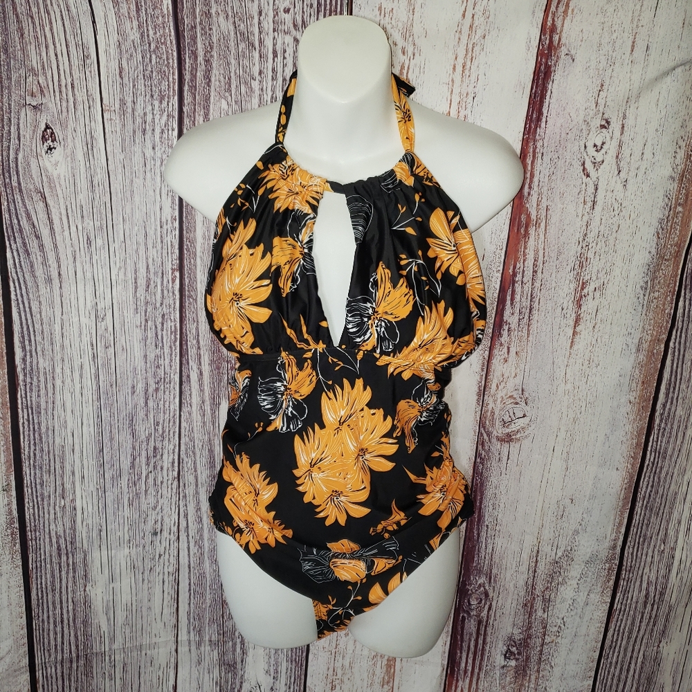B2PRITY One Piece Swimsuit Monokini Floral Halter Style Tummy Control NWOT